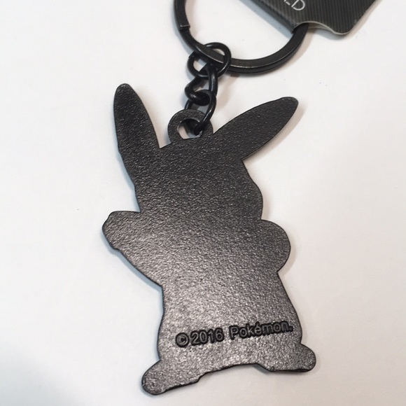 NWT Pokémon Pikachu Metal Keychain - Picture 3 of 10